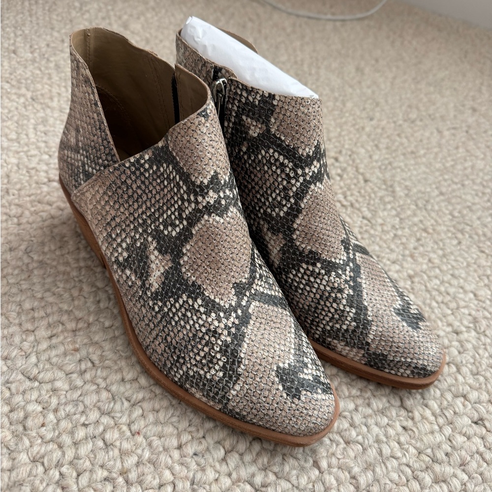 Brand New! Vince Camuto Snakeskin Booties